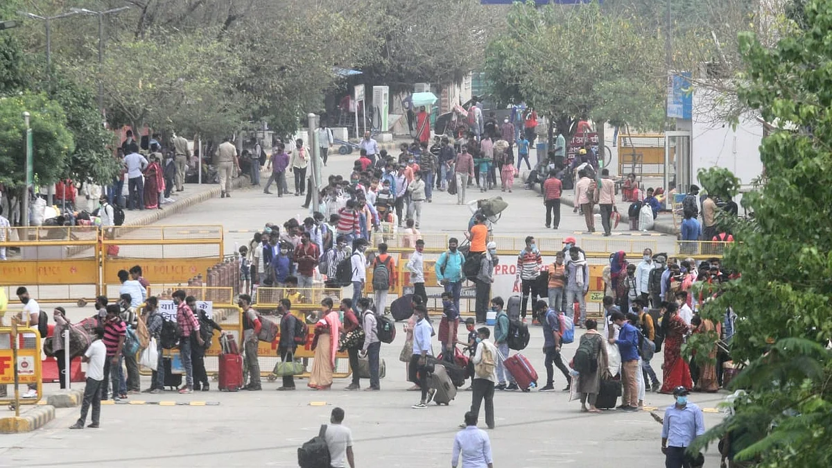 Have no confidence that Centre, Delhi govt can handle pandemic or will help us: Migrant workers feeling city