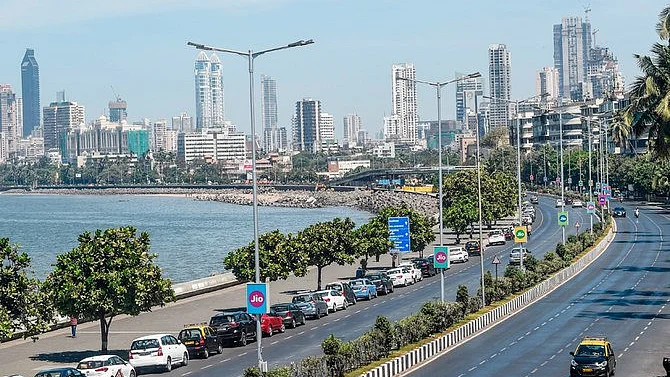 Maharashtra opts for weekend lockdown, stringent Covid norms as cases soar