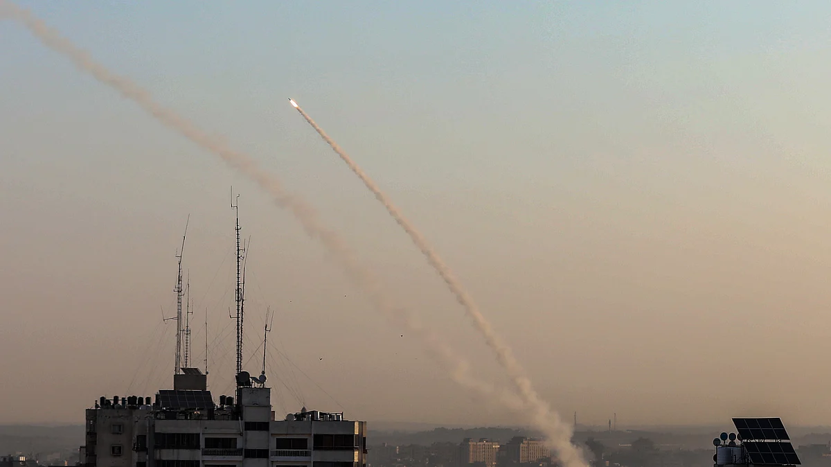 Israel steps up Gaza offensive, kills senior Hamas figures