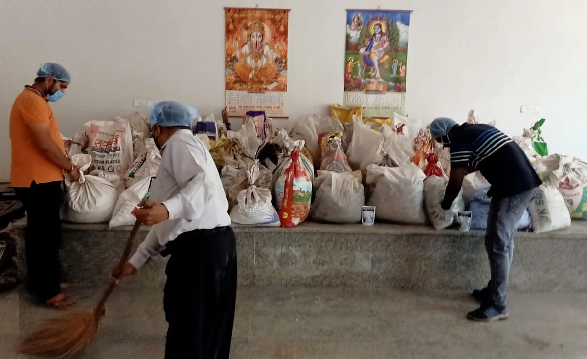 Holy immersion of unclaimed urns in the times of COVID