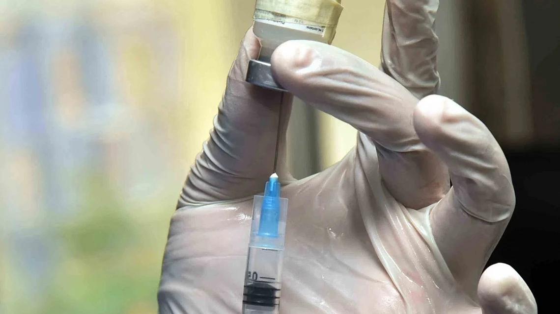 New vaccine blocks COVID-19, variants, other Coronaviruses