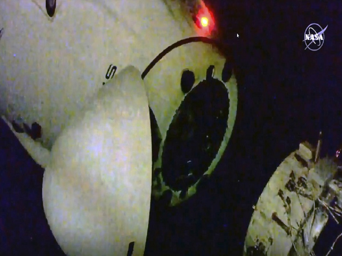 SpaceX returns 4 astronauts to Earth; rare night splashdown