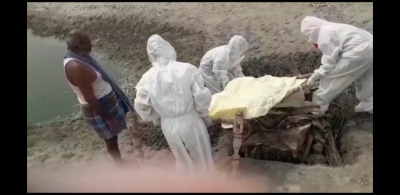 COVID horror in Bihar: Priests refuse to perform last rites; dead bodies wash up at Ganga banks