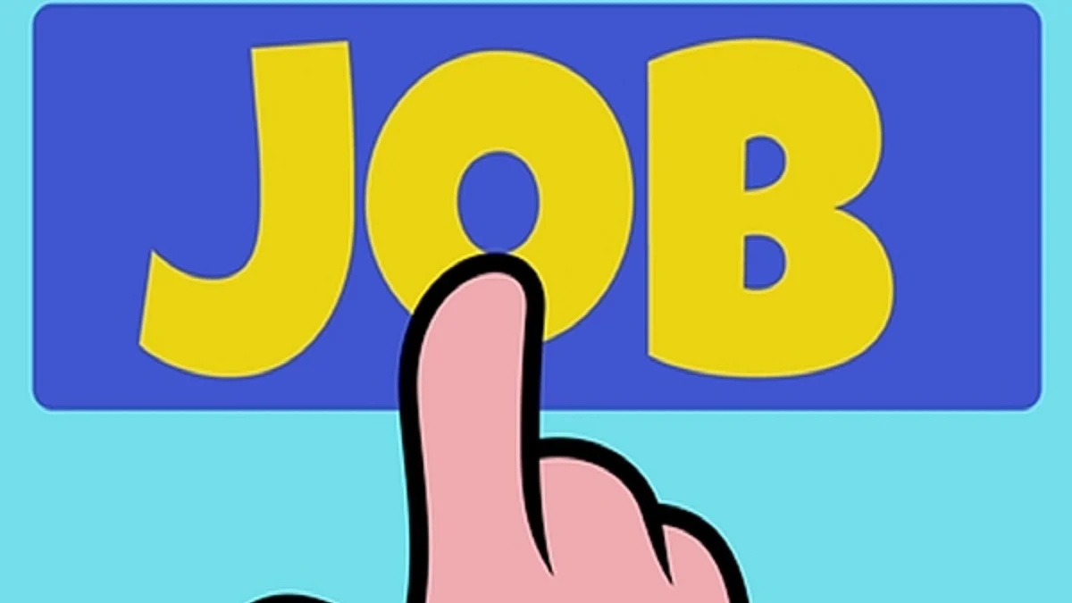 Job activity declined in most Indian industries in April