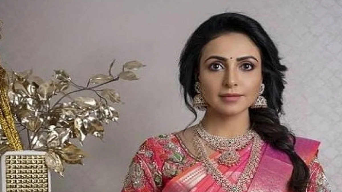 Nandini Rai reveals why co-star Vikas slapped her hard!