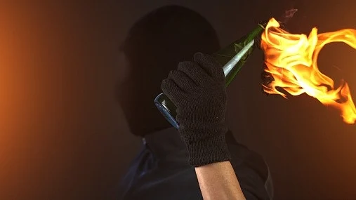 Petrol bomb hurled at police station in Srinagar