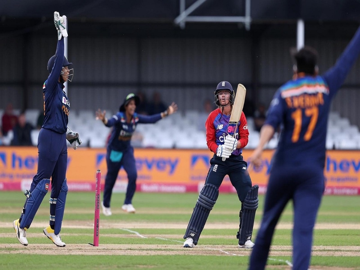 Indian women lose to England in first T20I