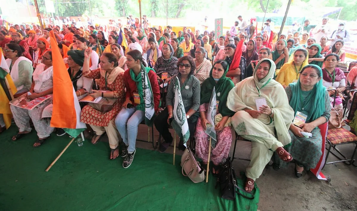 Women farmers hold 'Kisan Sansad' at Jantar Mantar