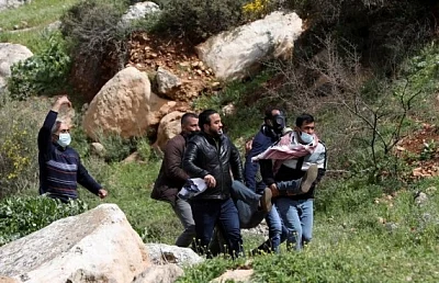 Israel strikes Gaza after incendiary balloons launched