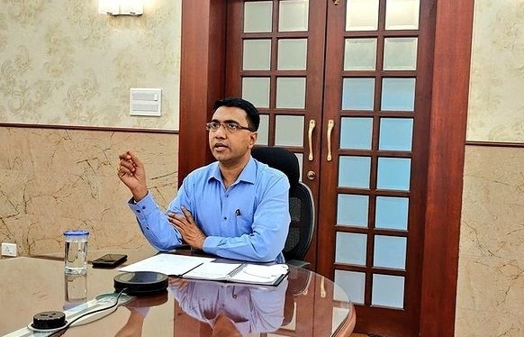 Parents must introspect why teenagers hang out on beaches at night: Goa CM