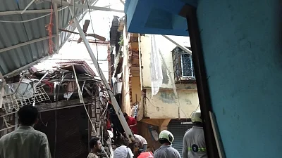 4 killed, 10 injured in Mumbai house collapse