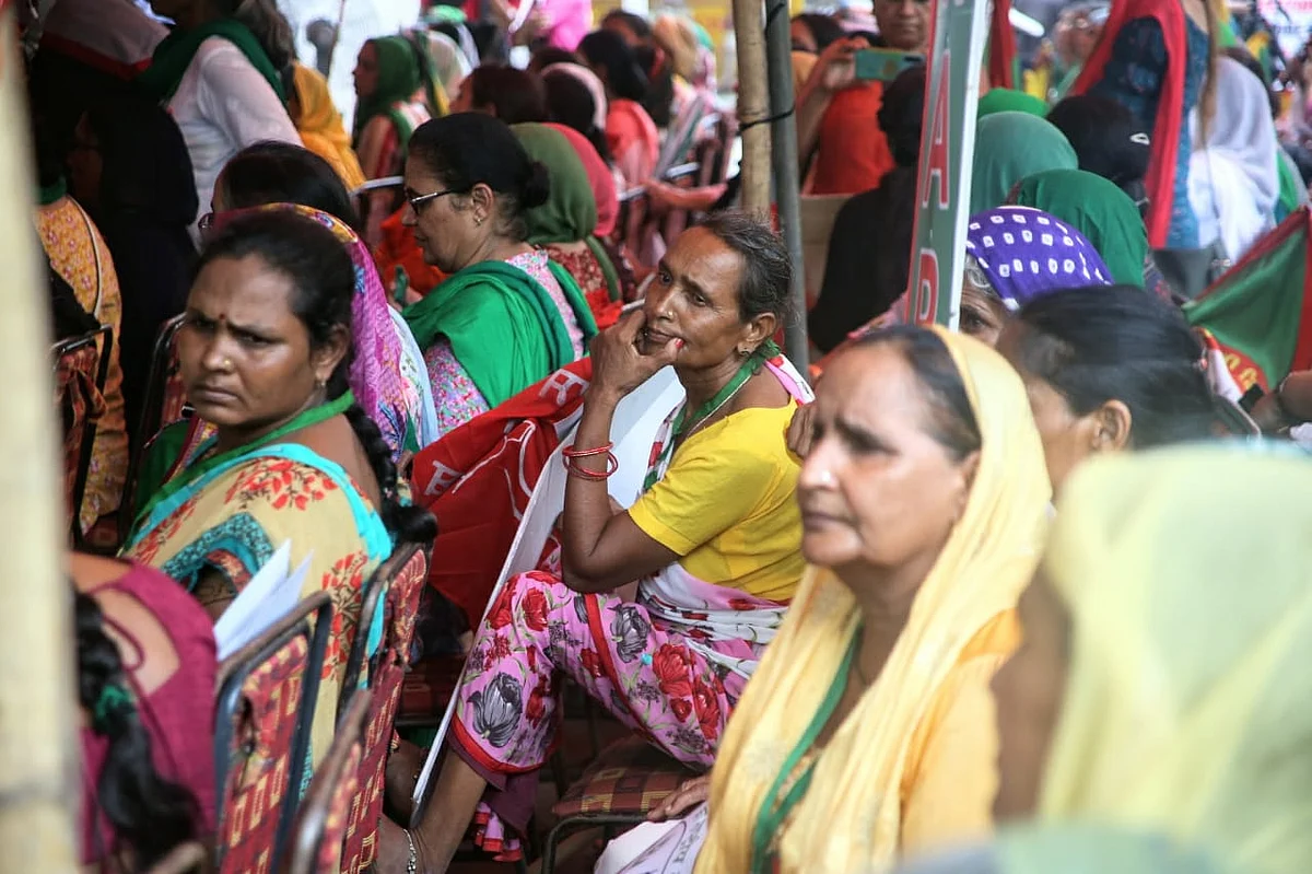 Women farmers hold 'Kisan Sansad' at Jantar Mantar