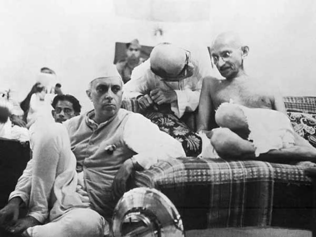 Gandhiji and Pt Nehru at Bombay Session of AICC