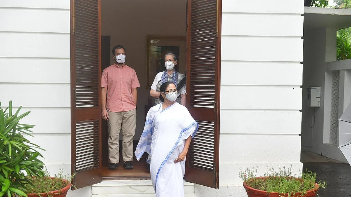 Mamata Banerjee at 10, Janpath after a meeting with Congress chief Sonia Gandhi and Rahul Gandhi on July 29 (Photo: Twitter)