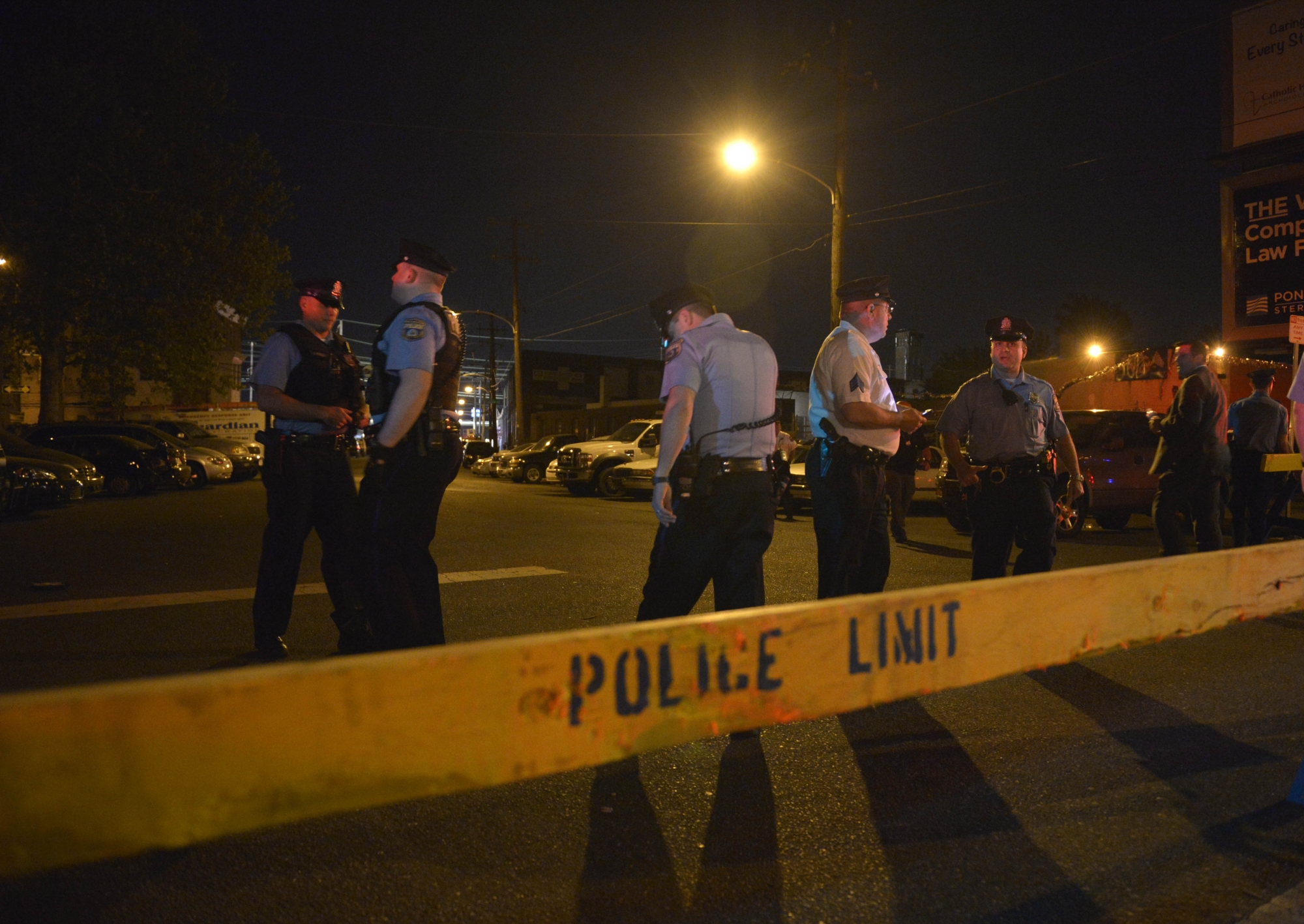 1 person dead in shooting outside US store
