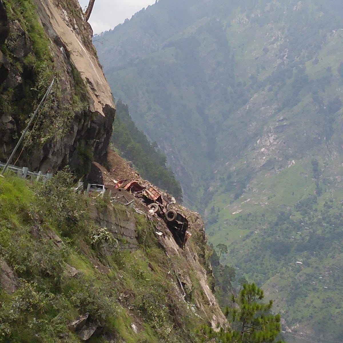 Himachal Pradesh Landslide: Death toll climbs to 15