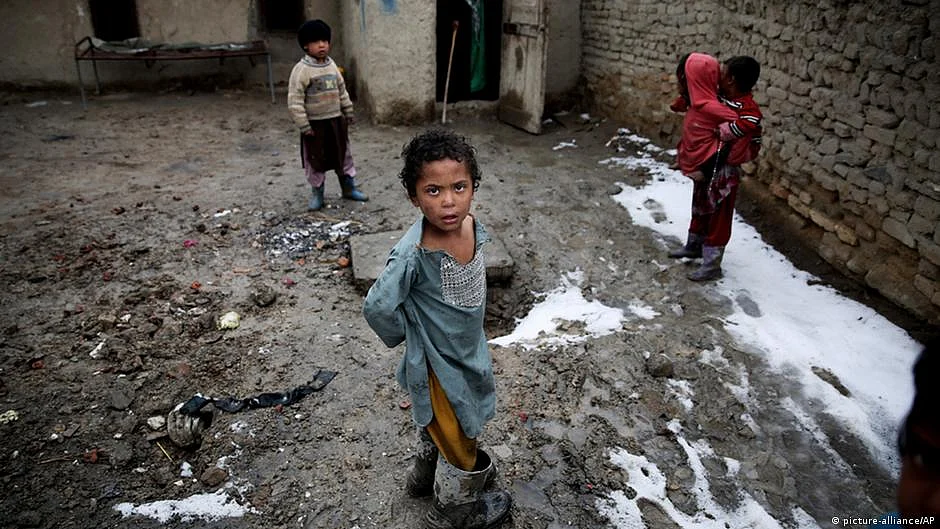 Afghanistan teetering on brink of 'universal poverty', says UN development agency