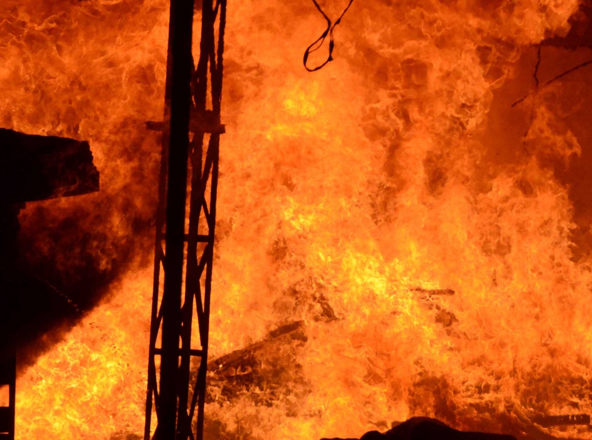 Wish unfulfilled, man sets shrine on fire