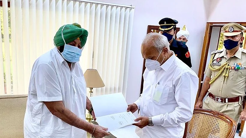 Amarinder Singh resigns as Punjab Chief minister