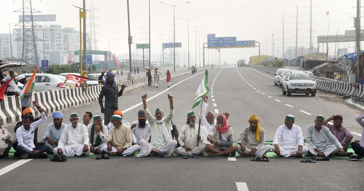 Lakhimpur Kheri incident: Farmers hold protest at Delhi's Singhu border