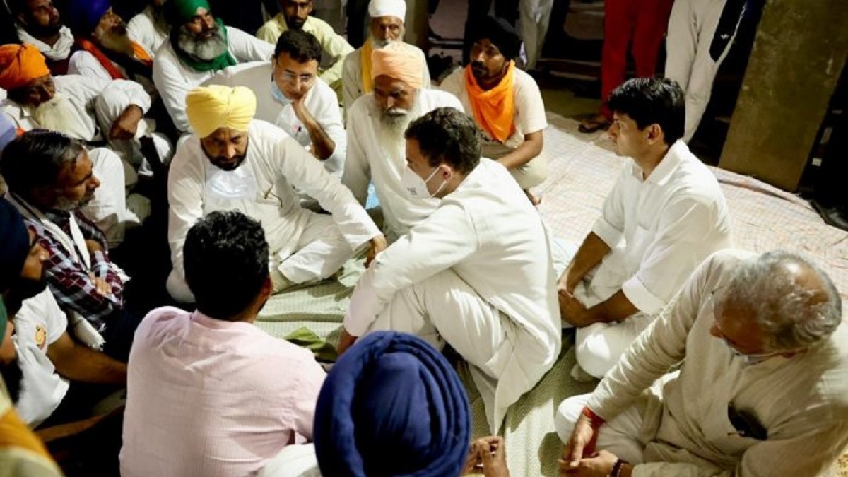 Congress leaders meet the family of those killed in Lakhimpur Kheri