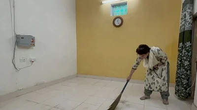Priyanka Gandhi sweeps room in detention