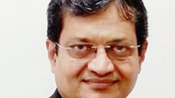 ICAI chief stirs controversy asking auditors, accountants to use Hindi