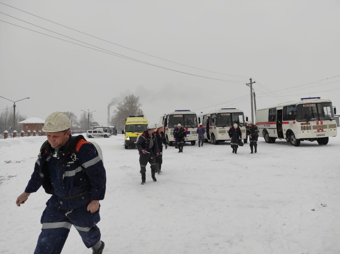 Coal mine fire in Russia''s Siberia kills 11, dozens trapped