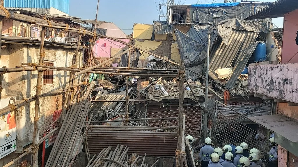 9 injured in Mumbai slum house crash