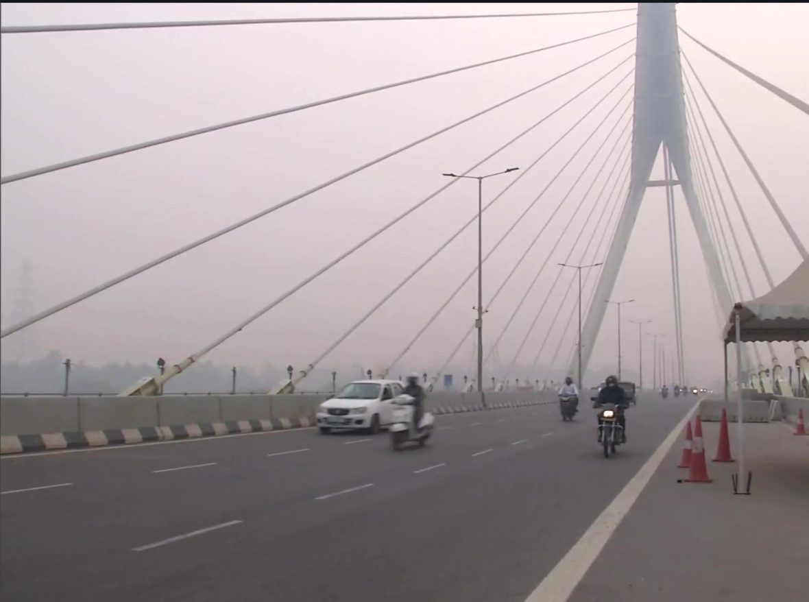 Delhi air in 'very poor' category; maximum temperature 26.8 deg C