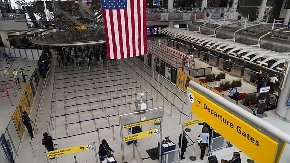US opens border to fully vaccinated international travellers