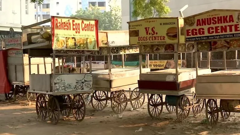 Gujarat: Ahmedabad civic body orders removal of road-side non-veg food stalls