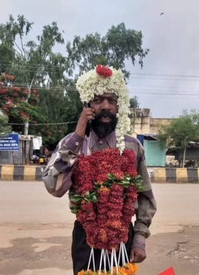Thousands mourn death of mentally challenged beggar in Karnataka