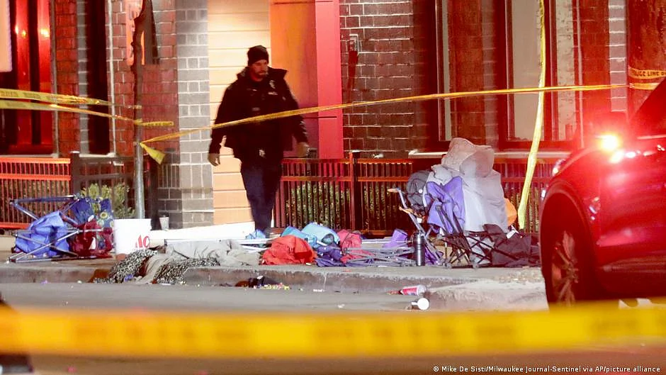 5 dead, 40 injured after SUV speeds into Christmas parade