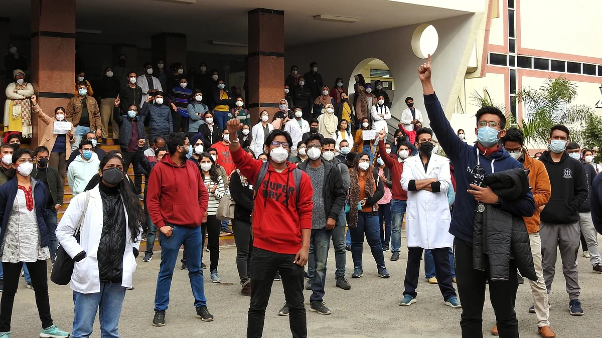 Delhi resident doctors call off strike