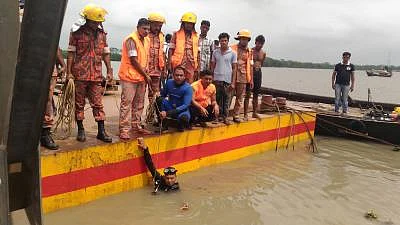 20 people missing after fishing boat capsizes in Bangladesh