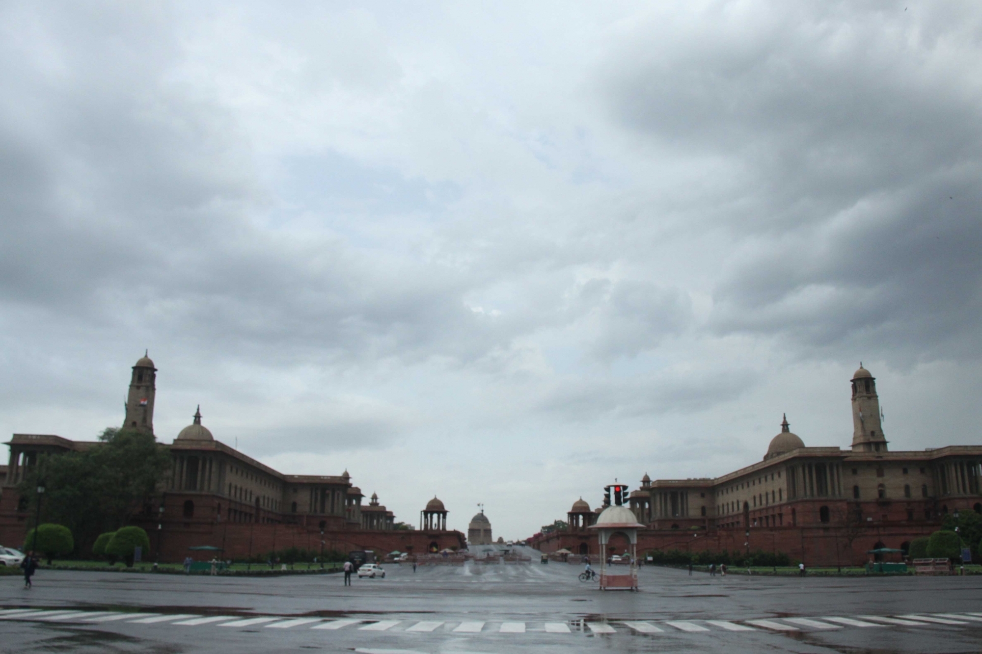 Possibility of thunder lightning in Delhi-NCR: IMD