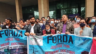 Chaos at Delhi's hospitals as resident doctors shut OPD counters