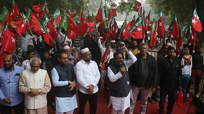 Kerala tense after SDPI, BJP leaders killed in retaliatory attacks