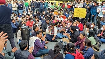 Agitating Delhi doctors to continue protest till FIRs are withdrawn