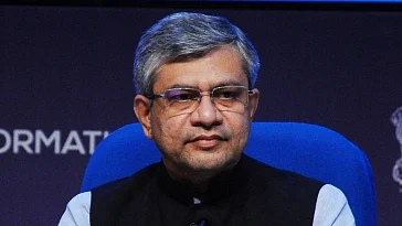 Hosting platform blocked user behind Bulli Bai app: Union Minister
