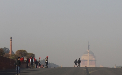 Foggy morning in Delhi, air still 'very poor'