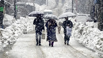 Kashmir shivers, Ladakh freezes, Jammu celebrates end of harsh winter