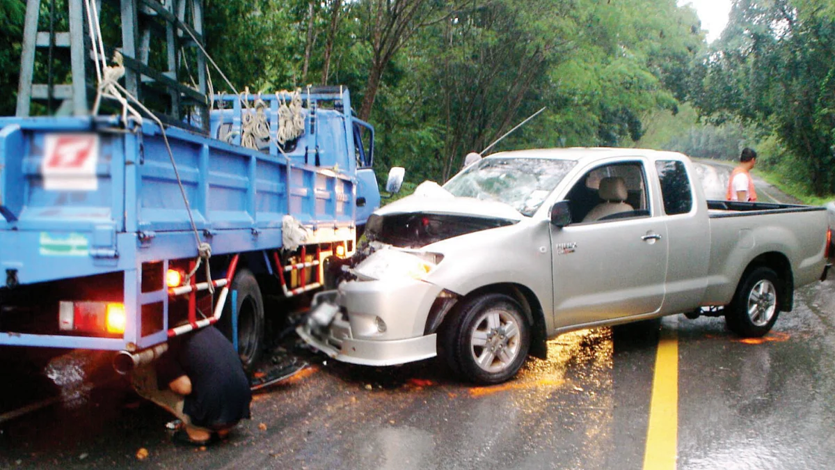 What made the PM Relief Fund shell out a grant to medical students killed in a car crash?