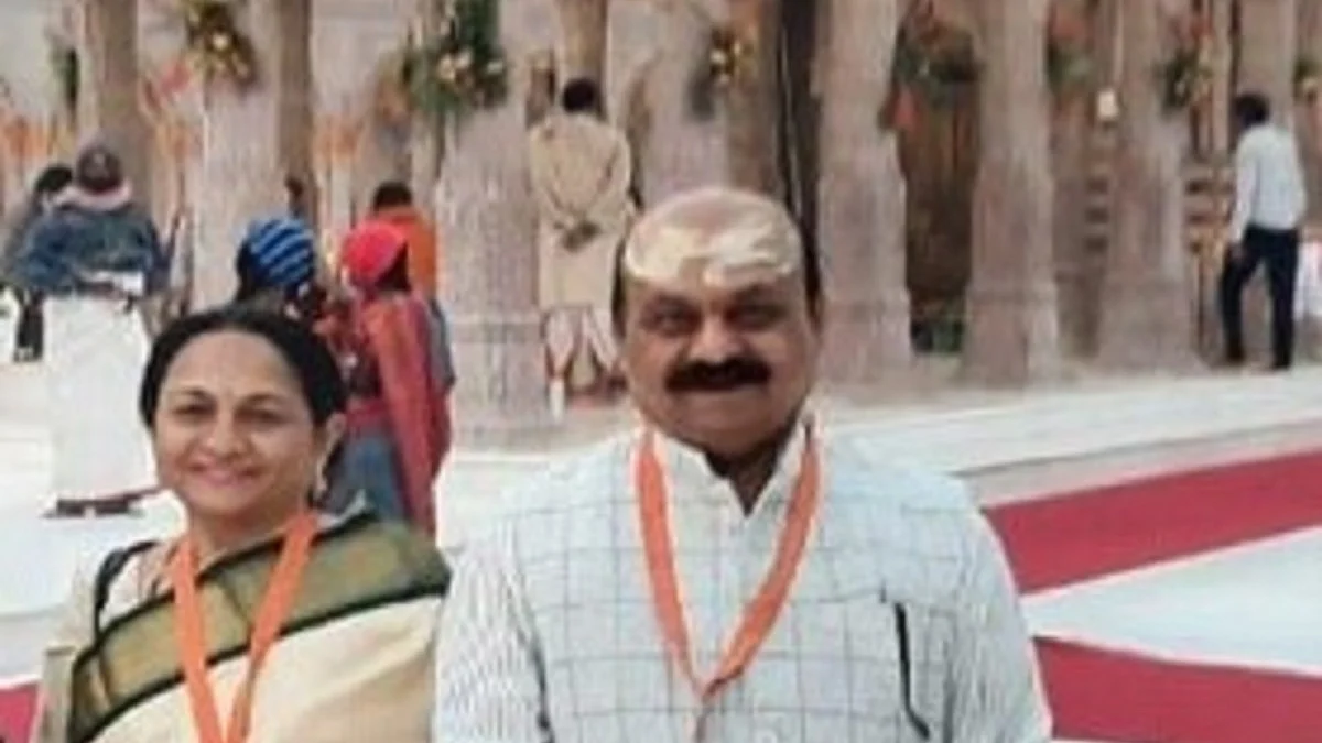 CM Bommai at the Kashi Vishwanath temple with his wife