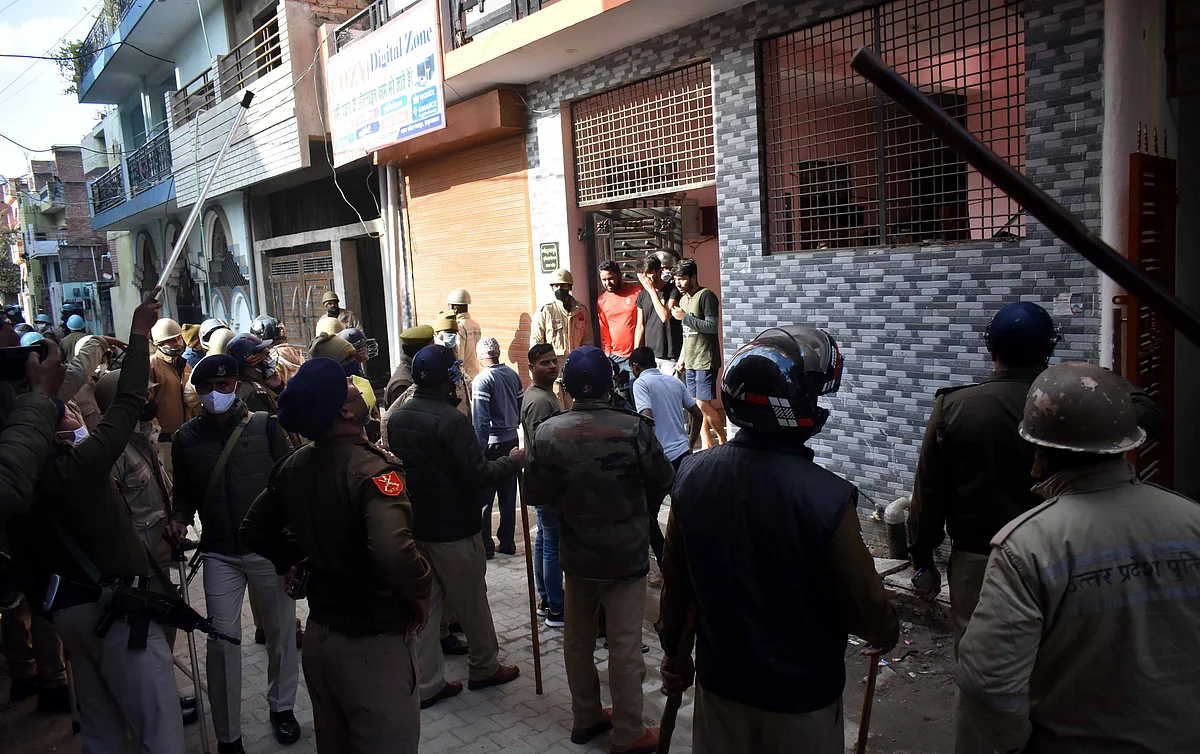 UP: Police brutally thrash students protesting at Prayagraj railway station; photos, videos go viral