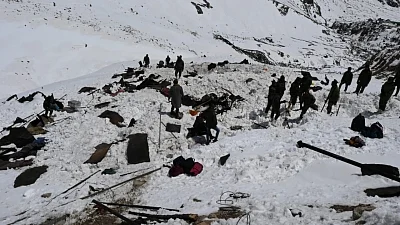 Avalanche hits army patrol in Arunachal, 7 trapped