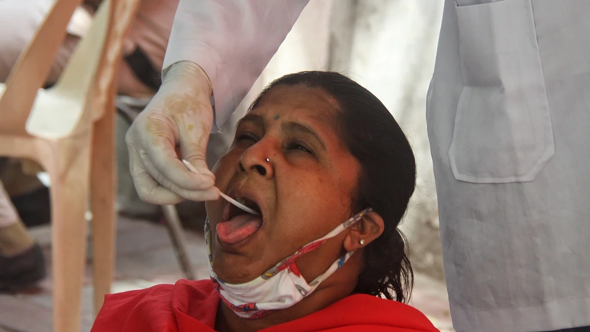 Active COVID-19 cases in country rise to 17,698
