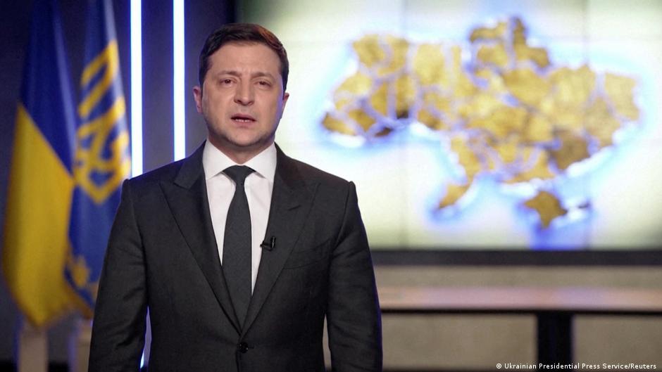 Zelenskyy signs Ukraine's EU membership application