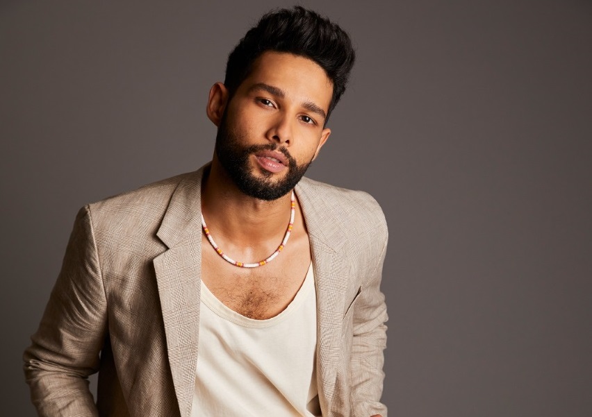 Lauded for his role in 'Gehraiyaan', actor Siddhant Chaturvedi thanks people who supported him in his journey